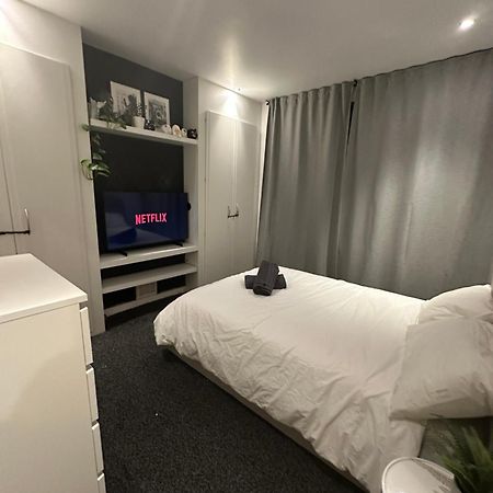 Luxury Bedroom Excel Лондон Екстер'єр фото